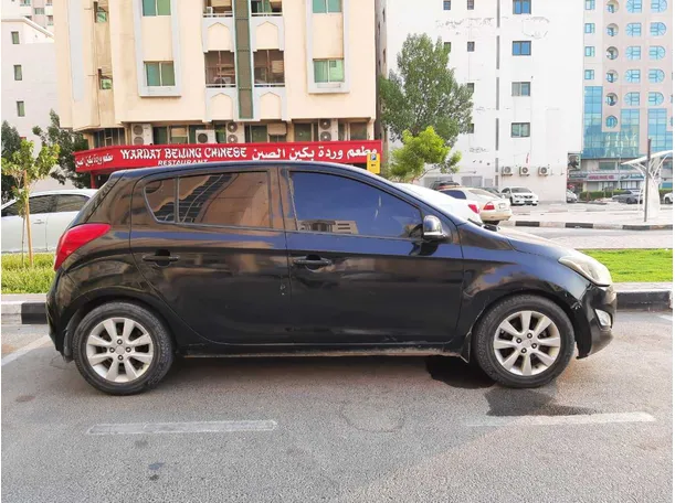 Car image 8