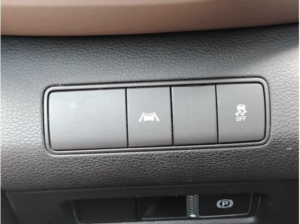 Car image 34