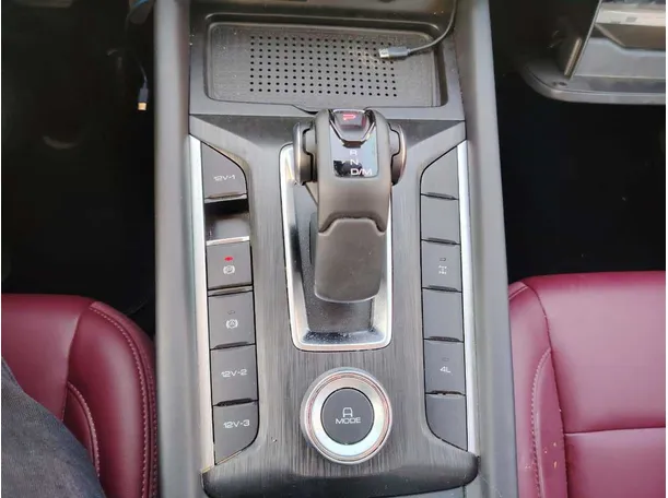 Car image 20