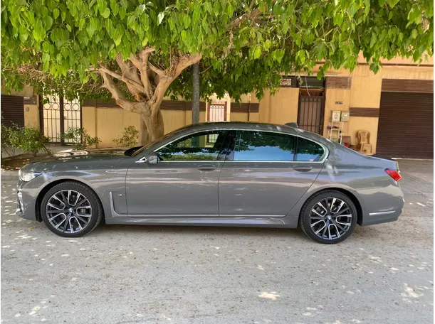 Car image 7