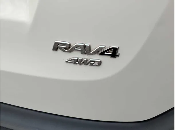 Car image 35