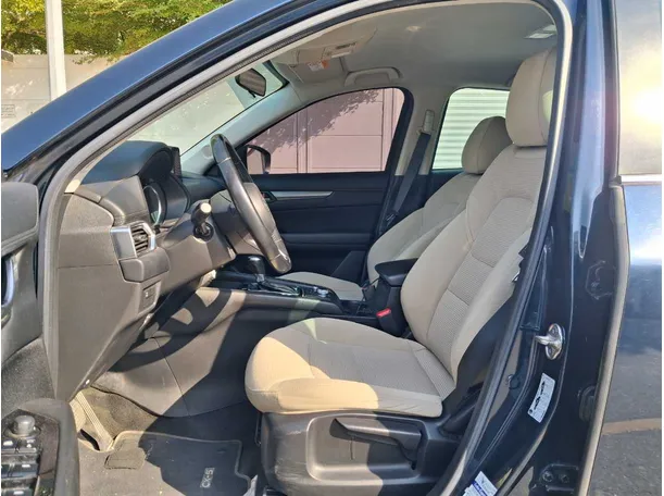 Car image 12