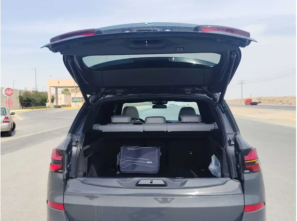 Car image 26