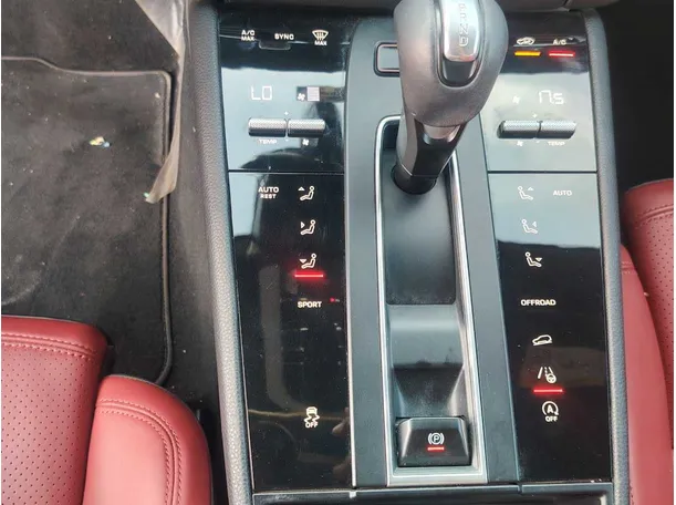 Car image 21