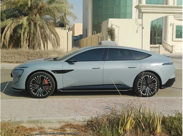Car image 8