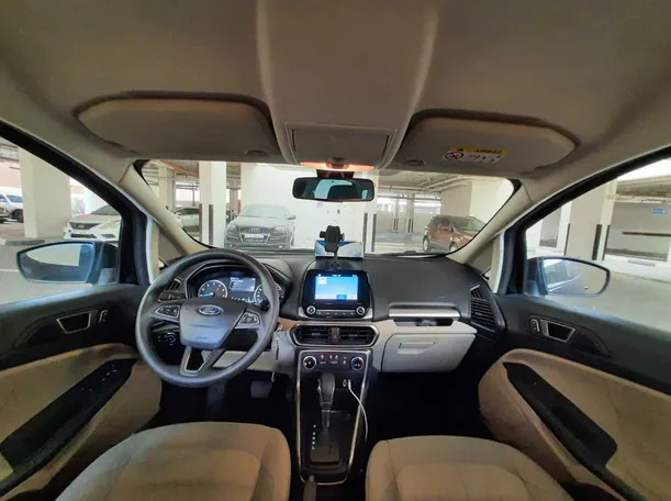 Car image 15