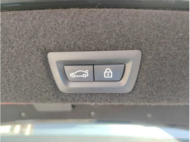 Car image 36