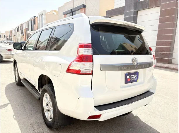 Car image 7