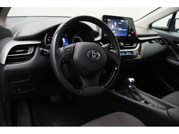 Car image 4