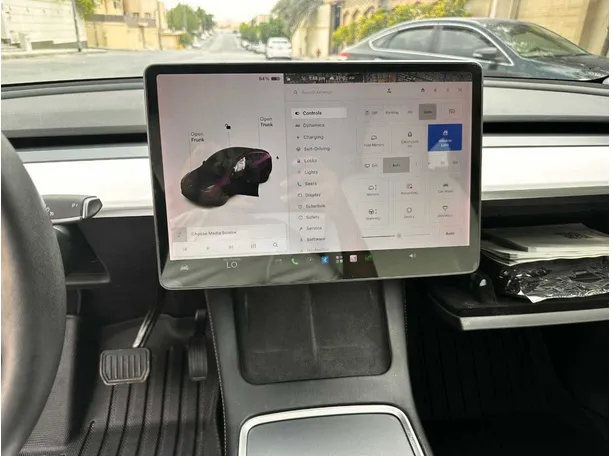 Car image 19