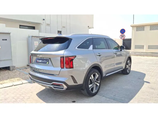 Car image 5