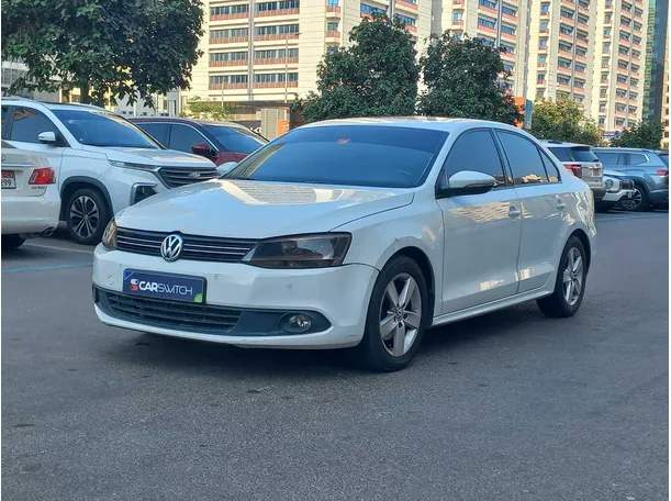 2015 فولكس واجن جيتا في الإمارات