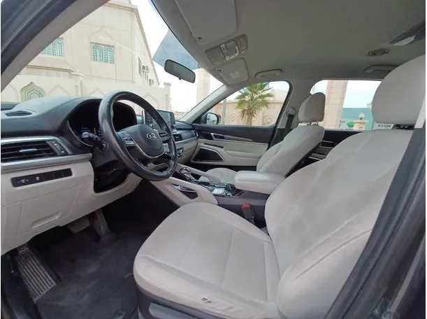 Car image 11