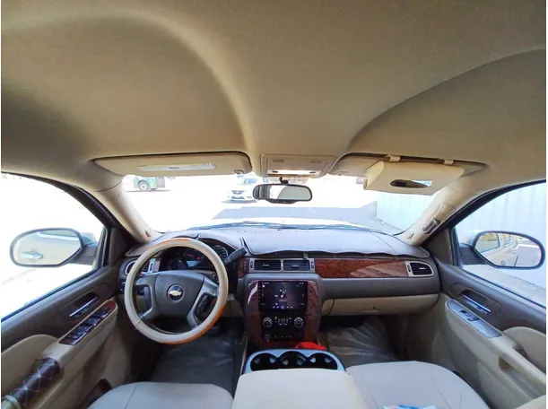 Car image 13