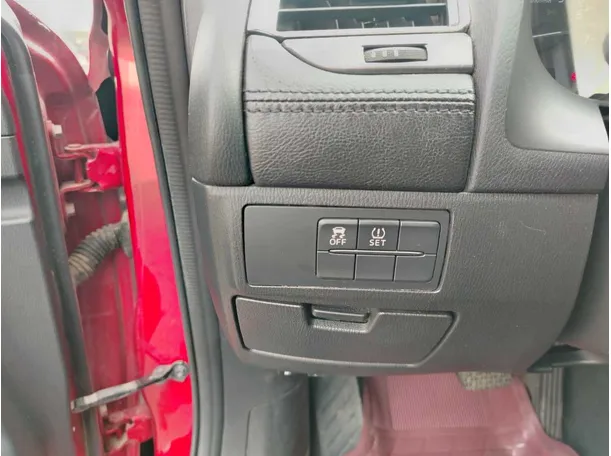 Car image 32
