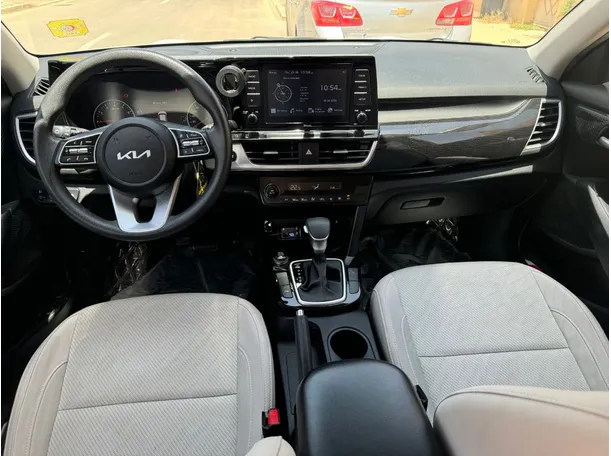 Car image 16