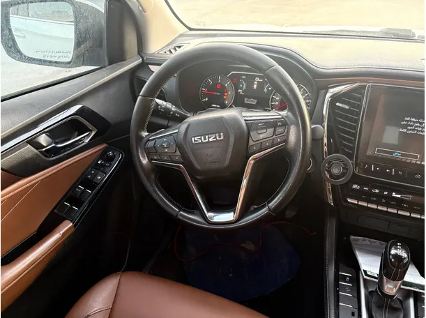 Car image 21