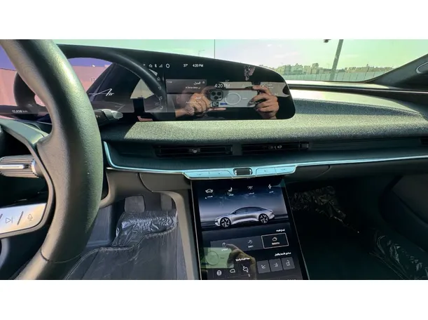 Car image 19