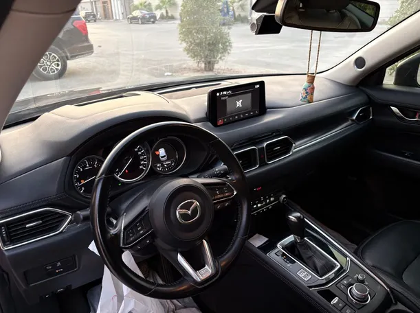 Car image 9
