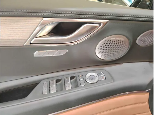 Car image 46
