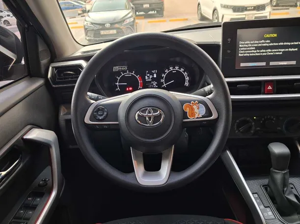 Car image 16