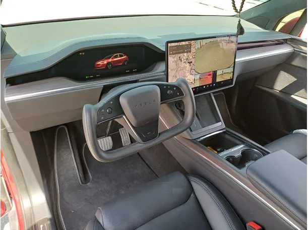 Car image 12