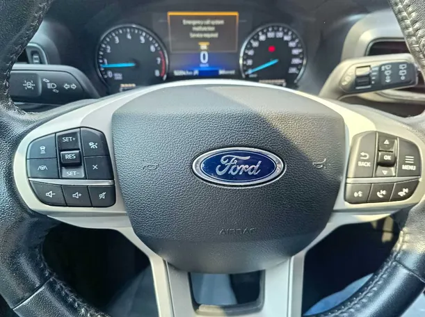 Car image 25