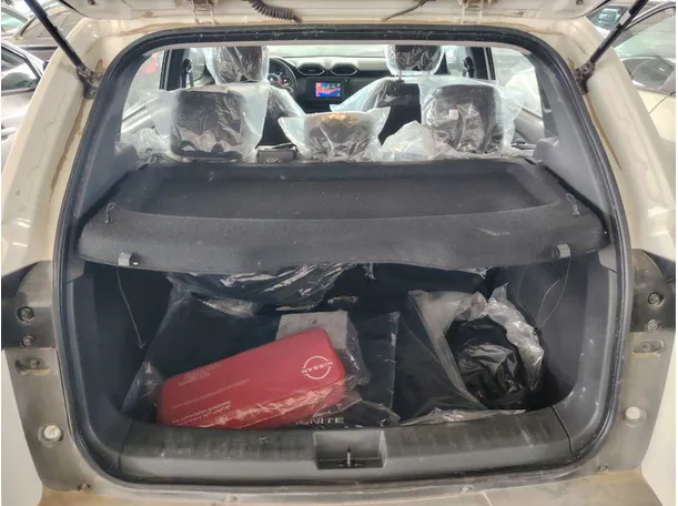 Car image 29