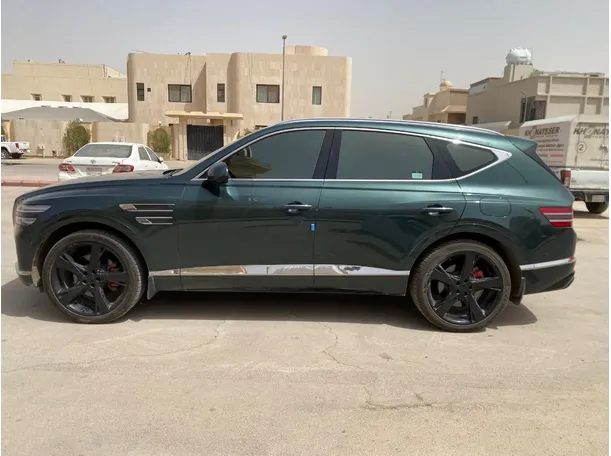 Car image 8