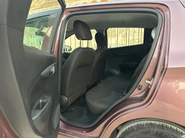 Car image 13