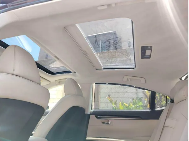 Car image 36