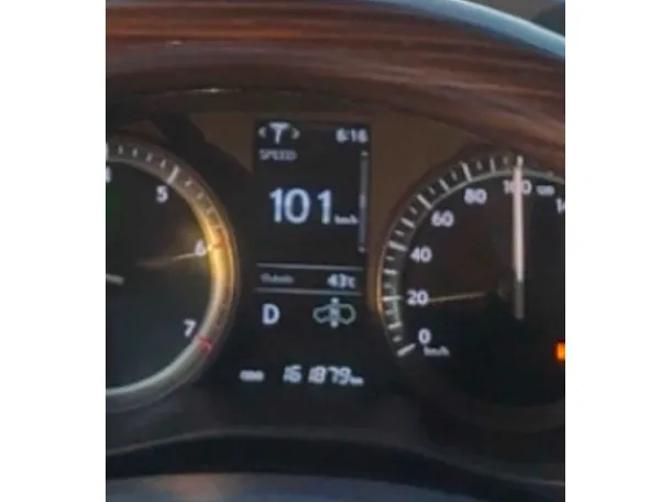 Car image 21
