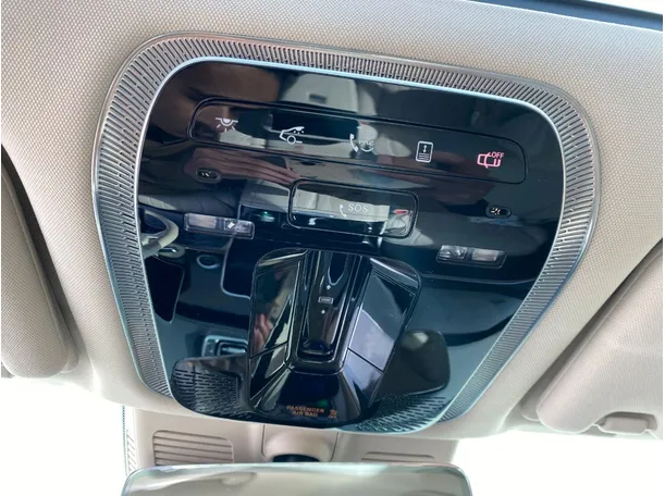 Car image 24