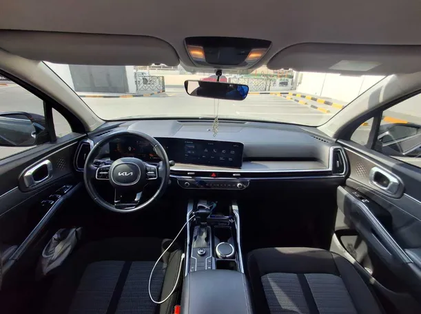Car image 17