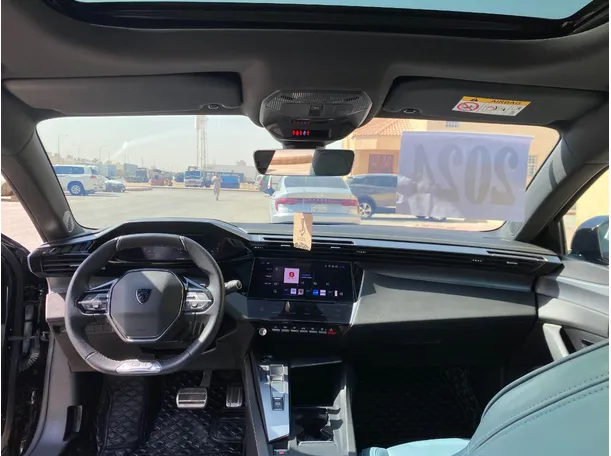 Car image 15