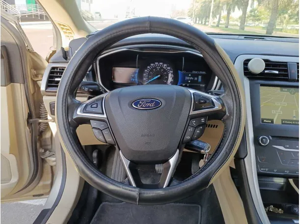 Car image 17