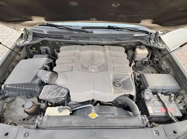 Car image 25