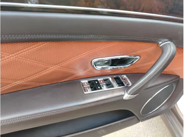 Car image 35