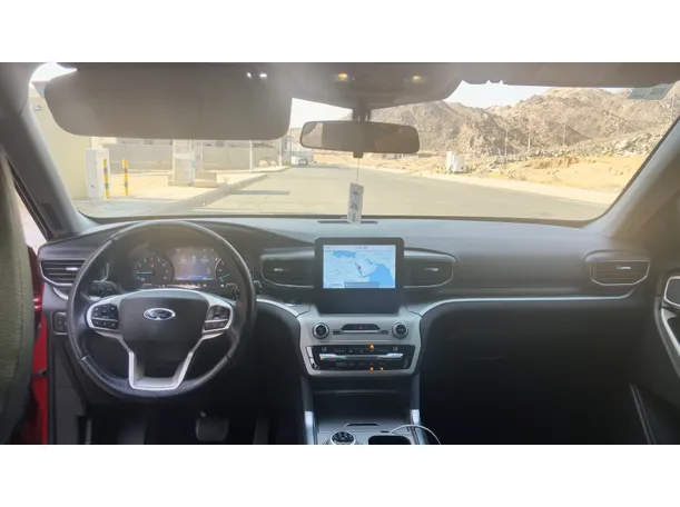 Car image 7