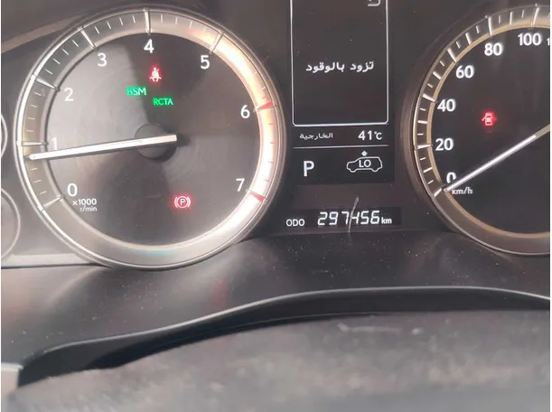 Car image 24