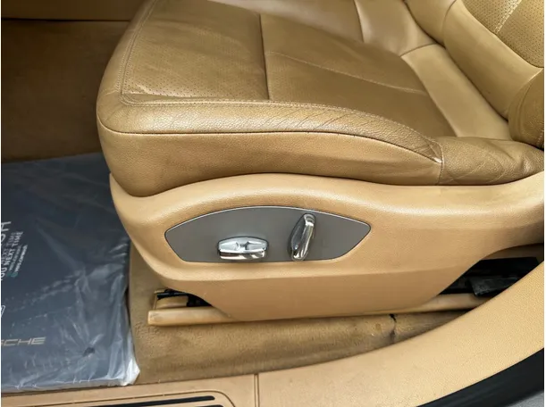 Car image 29