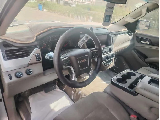Car image 13