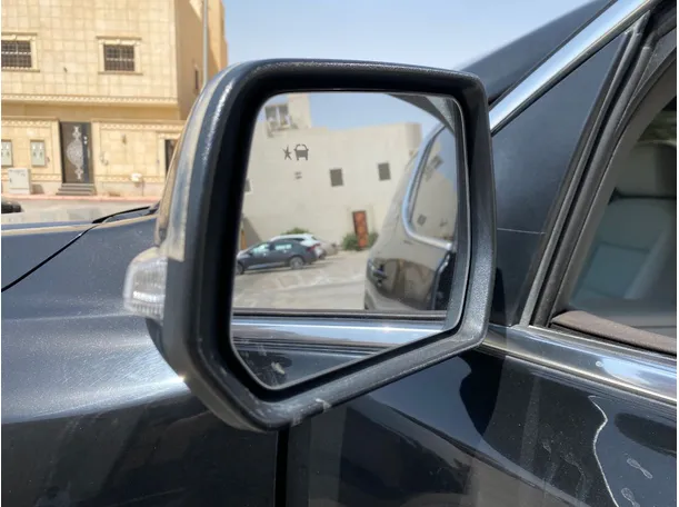 Car image 28