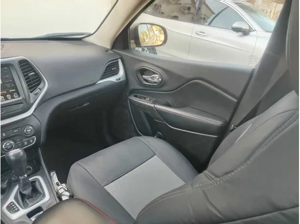Car image 36