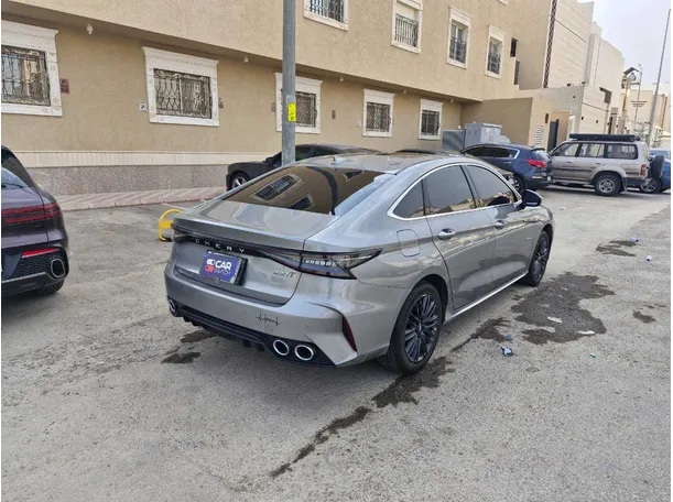 Car image 5