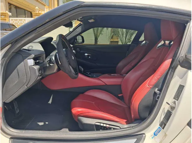 Car image 12