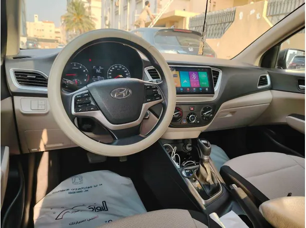 Car image 30