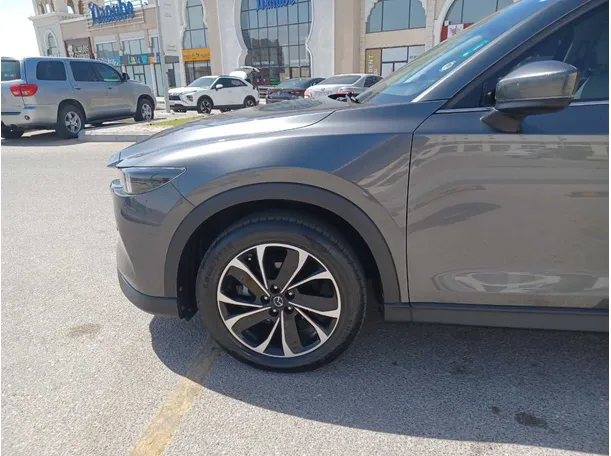 Car image 9