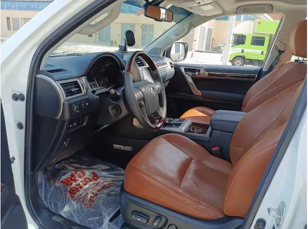 Car image 11