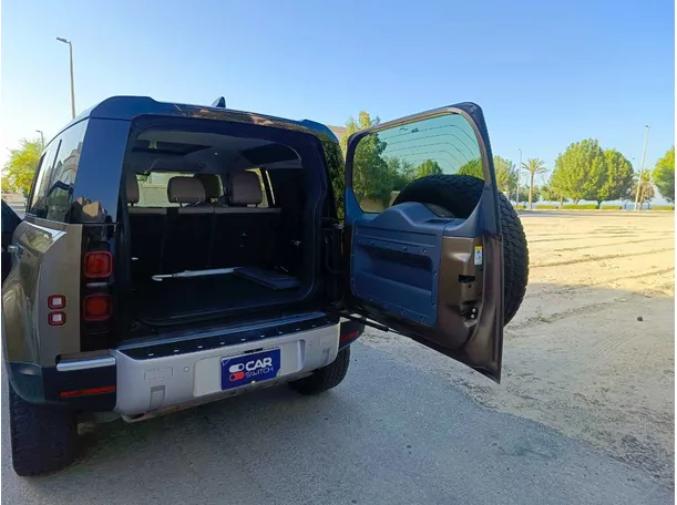 Car image 26